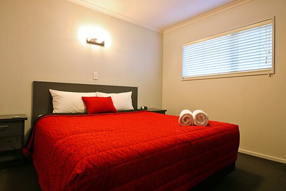 2-Bedroom Suite bed
