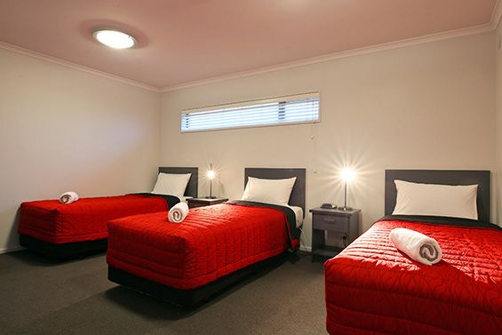 2-Bedroom Suite single beds